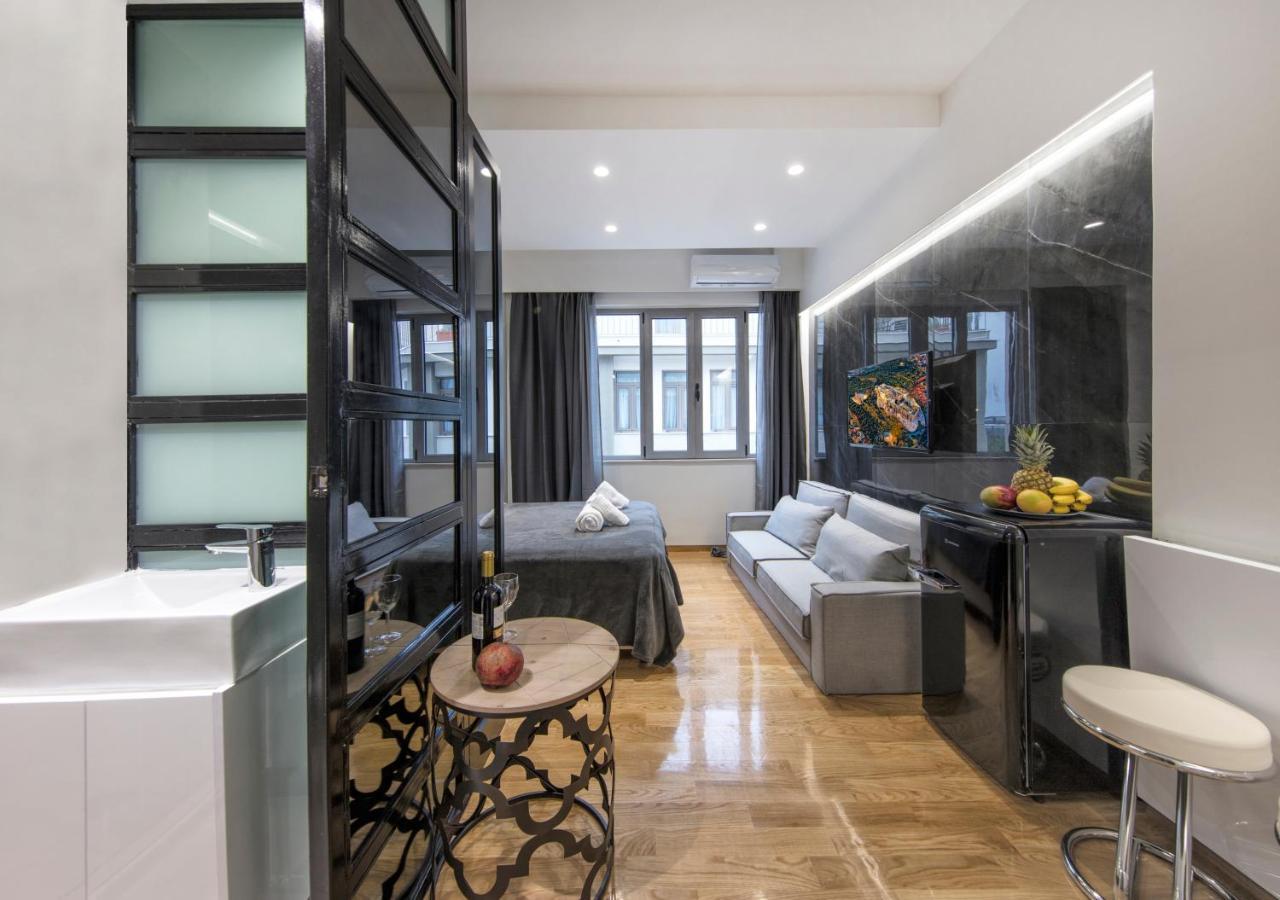 The Monastiraki Metro Lux Suite! Athen Exterior foto